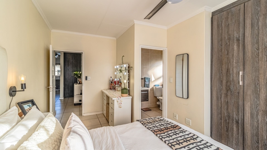 2 Bedroom Property for Sale in Greenstone Hill Gauteng