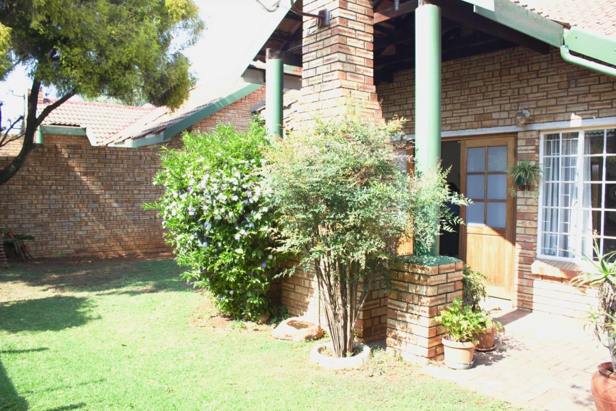 3 Bedroom Property for Sale in Glen Erasmia Gauteng