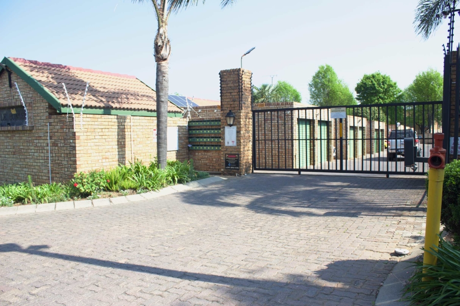 3 Bedroom Property for Sale in Glen Erasmia Gauteng