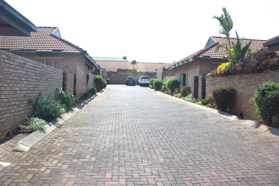 3 Bedroom Property for Sale in Glen Erasmia Gauteng