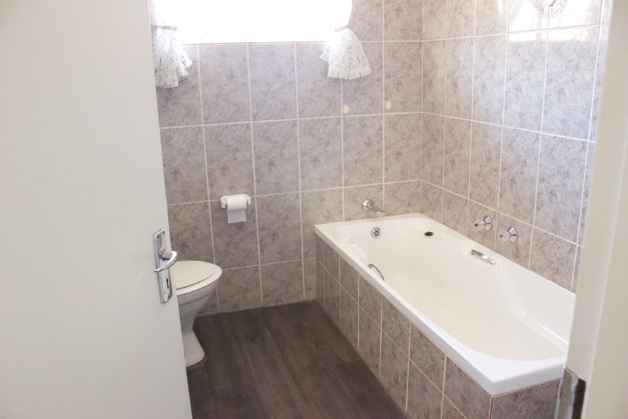 3 Bedroom Property for Sale in Glen Erasmia Gauteng