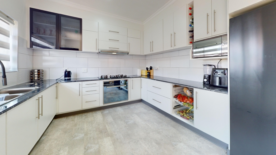 4 Bedroom Property for Sale in Witfield Gauteng