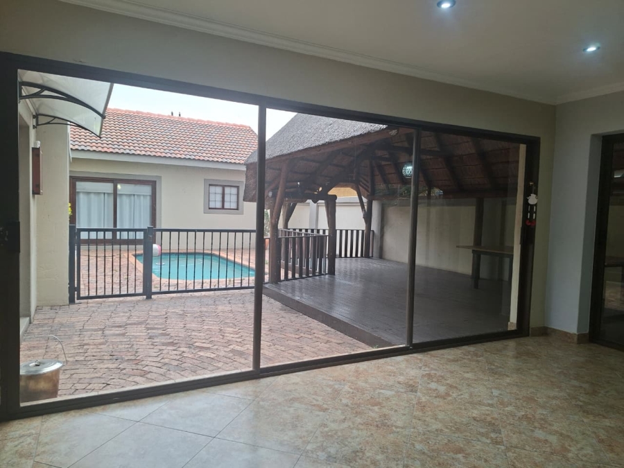4 Bedroom Property for Sale in Vanderbijlpark SE 8 Gauteng
