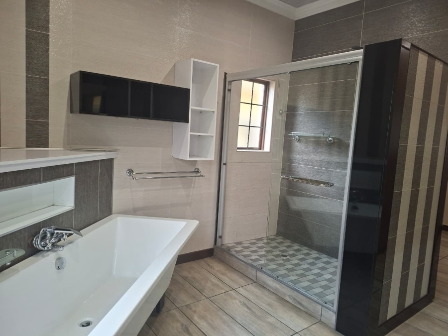 4 Bedroom Property for Sale in Vanderbijlpark SE 8 Gauteng