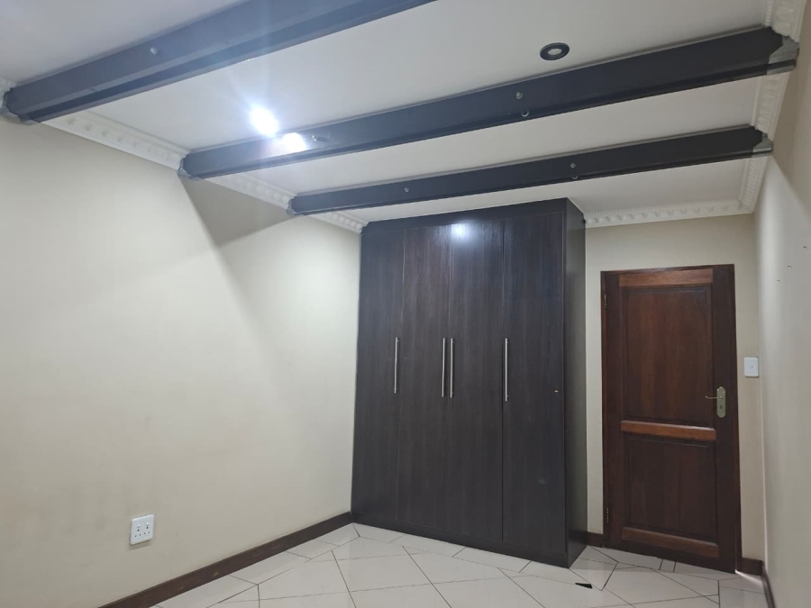 4 Bedroom Property for Sale in Vanderbijlpark SE 8 Gauteng