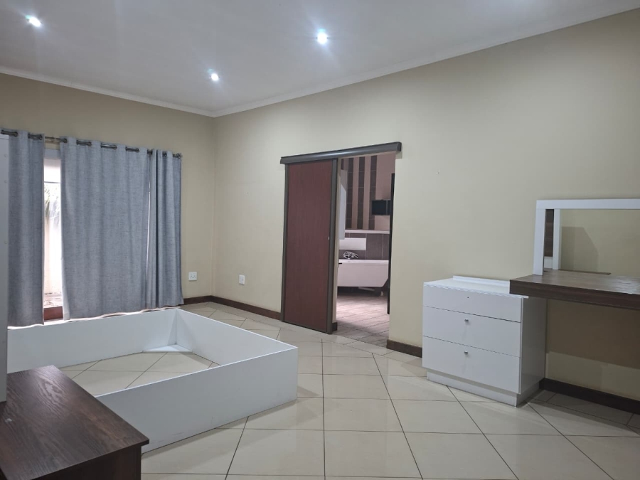 4 Bedroom Property for Sale in Vanderbijlpark SE 8 Gauteng