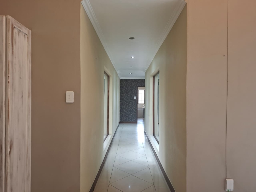 4 Bedroom Property for Sale in Vanderbijlpark SE 8 Gauteng