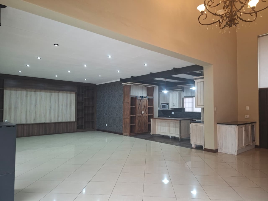4 Bedroom Property for Sale in Vanderbijlpark SE 8 Gauteng