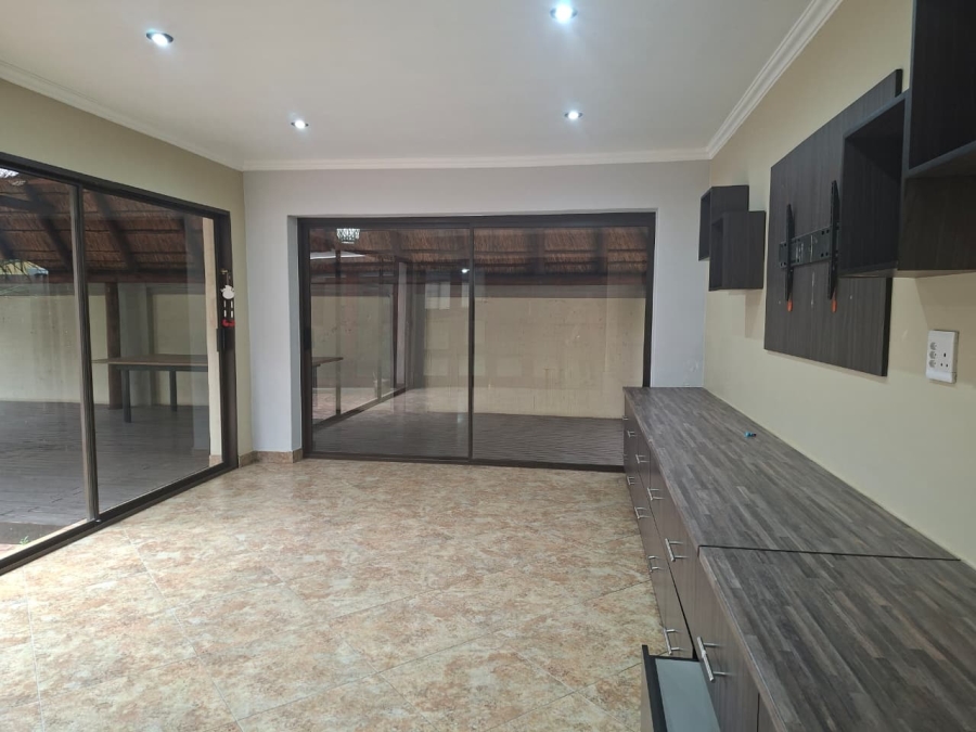 4 Bedroom Property for Sale in Vanderbijlpark SE 8 Gauteng