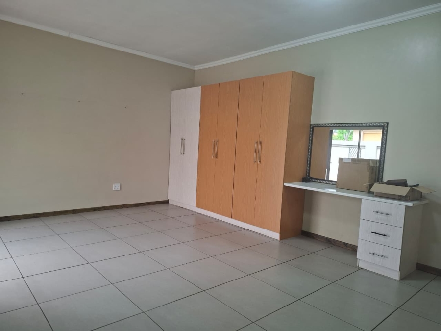 4 Bedroom Property for Sale in Vanderbijlpark SE 8 Gauteng