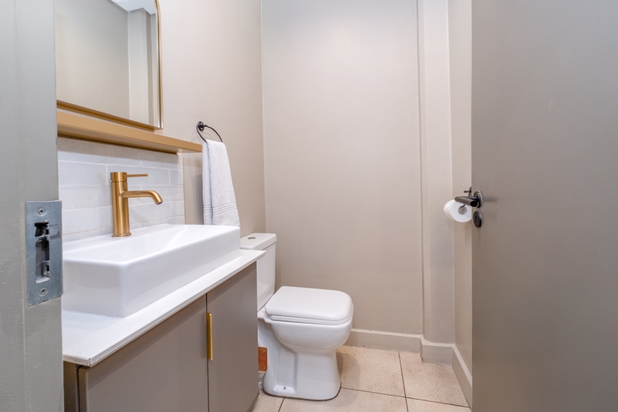 1 Bedroom Property for Sale in Sandown Gauteng