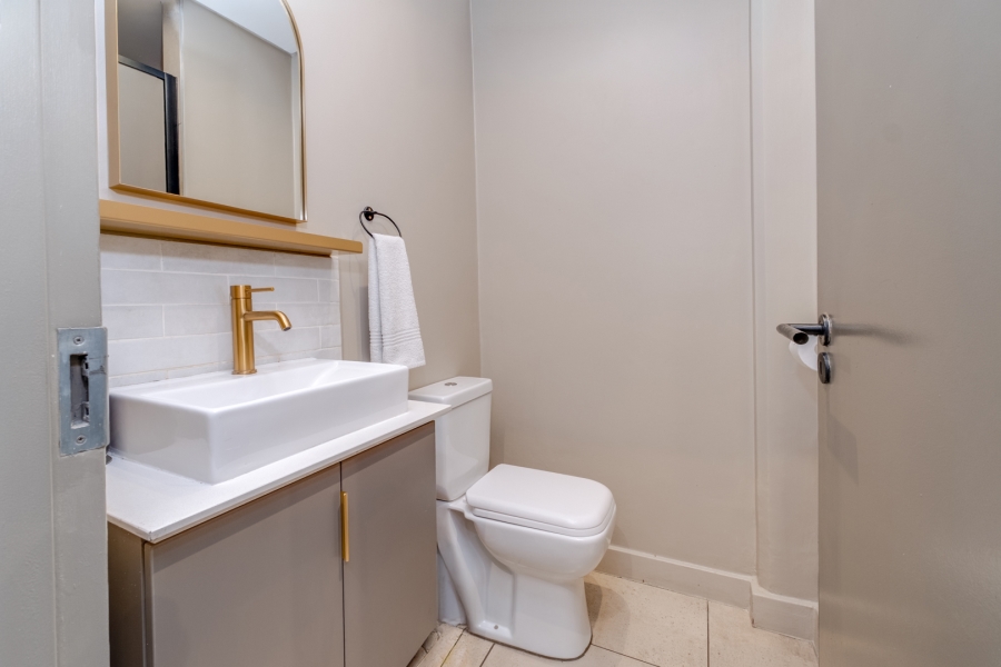 1 Bedroom Property for Sale in Sandown Gauteng