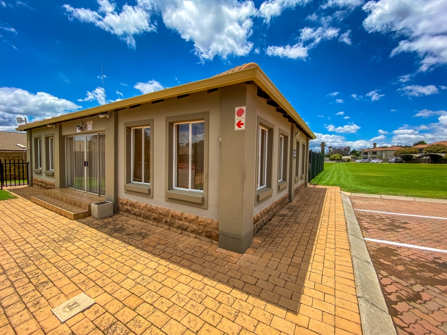 3 Bedroom Property for Sale in Bergbron Gauteng