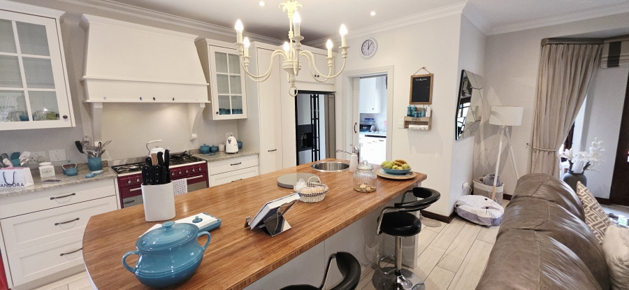 To Let 3 Bedroom Property for Rent in Modderfontein Gauteng