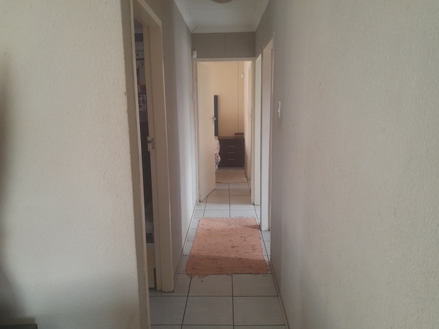 To Let 3 Bedroom Property for Rent in Alveda Park Gauteng