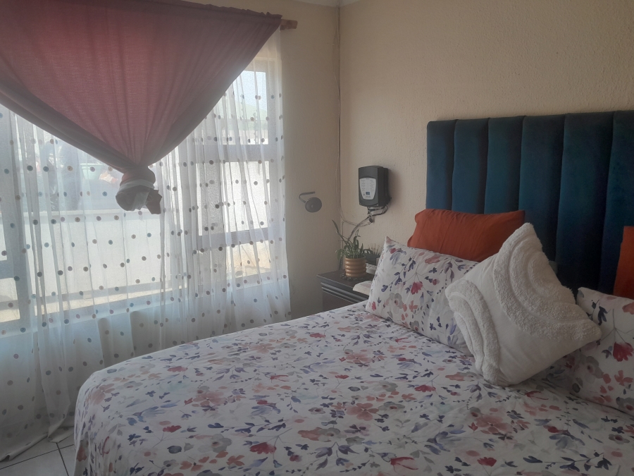 To Let 3 Bedroom Property for Rent in Alveda Park Gauteng