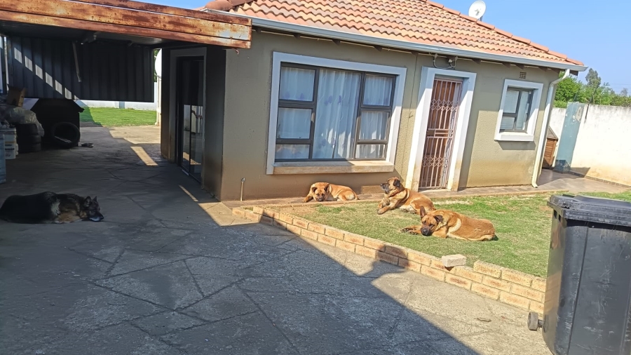 To Let 3 Bedroom Property for Rent in Alveda Park Gauteng