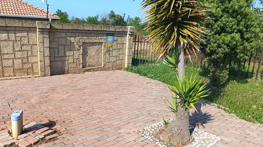 To Let 3 Bedroom Property for Rent in Alveda Park Gauteng