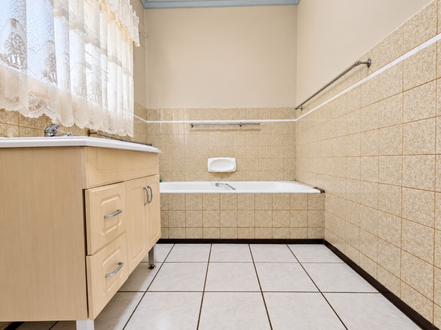 4 Bedroom Property for Sale in Risiville Gauteng
