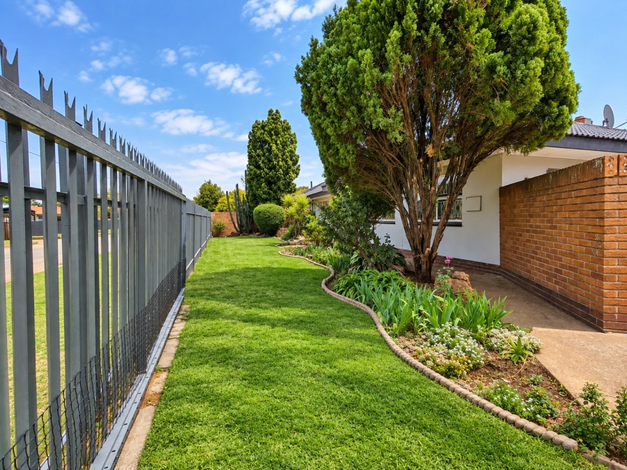 4 Bedroom Property for Sale in Risiville Gauteng