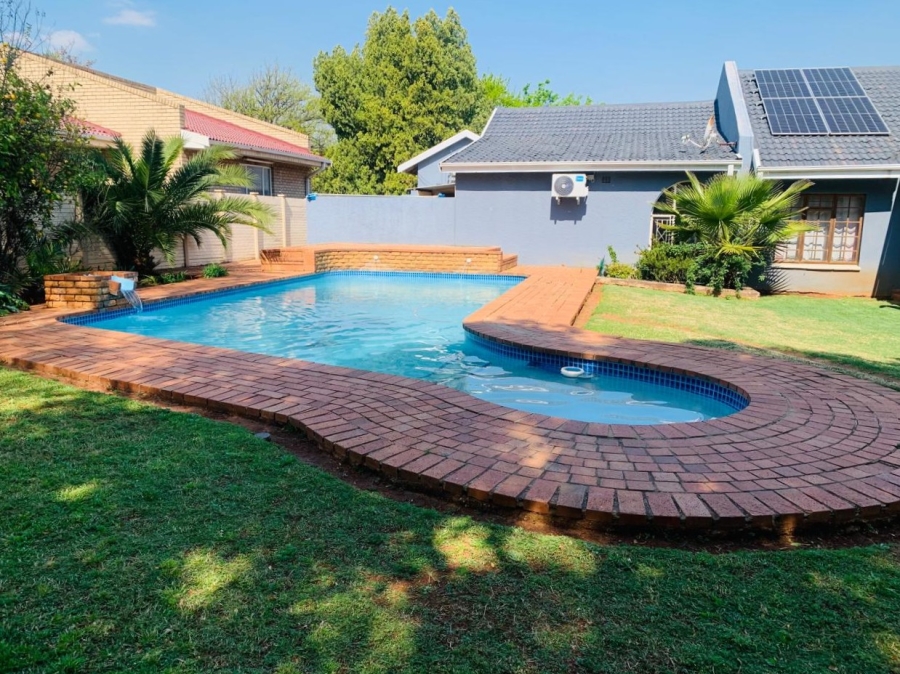 6 Bedroom Property for Sale in Vanderbijlpark SE 2 Gauteng