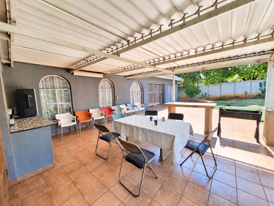 6 Bedroom Property for Sale in Vanderbijlpark SE 2 Gauteng
