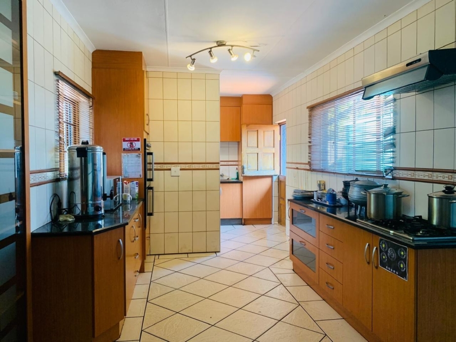 6 Bedroom Property for Sale in Vanderbijlpark SE 2 Gauteng