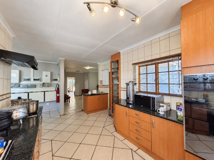 6 Bedroom Property for Sale in Vanderbijlpark SE 2 Gauteng