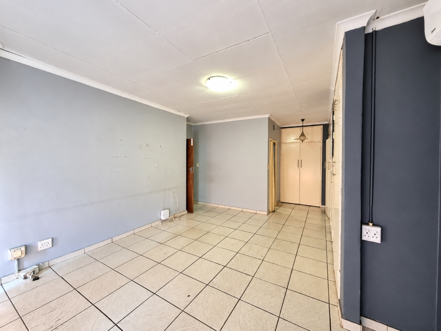 6 Bedroom Property for Sale in Vanderbijlpark SE 2 Gauteng