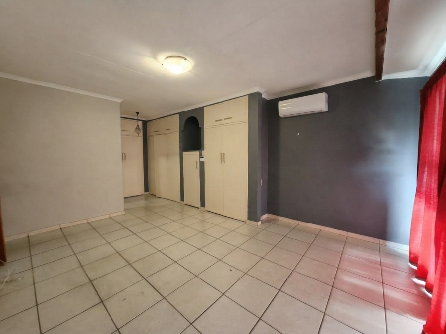6 Bedroom Property for Sale in Vanderbijlpark SE 2 Gauteng