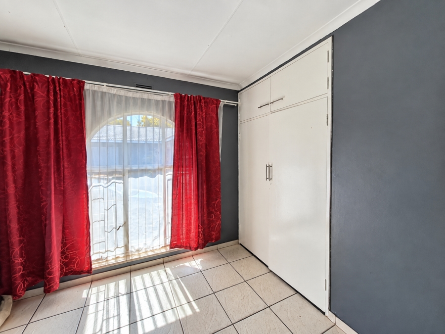 6 Bedroom Property for Sale in Vanderbijlpark SE 2 Gauteng