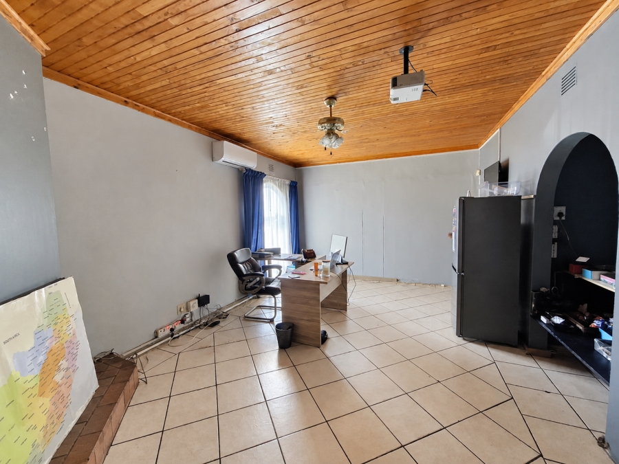 6 Bedroom Property for Sale in Vanderbijlpark SE 2 Gauteng