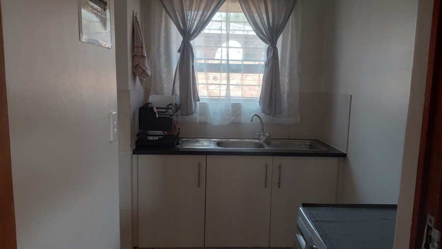 3 Bedroom Property for Sale in Denneoord Gauteng