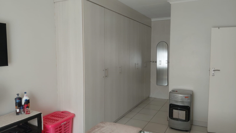 3 Bedroom Property for Sale in Denneoord Gauteng