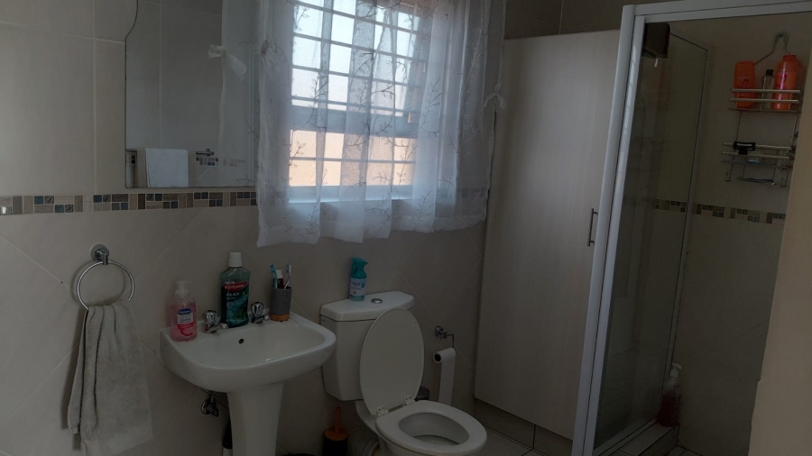 3 Bedroom Property for Sale in Denneoord Gauteng