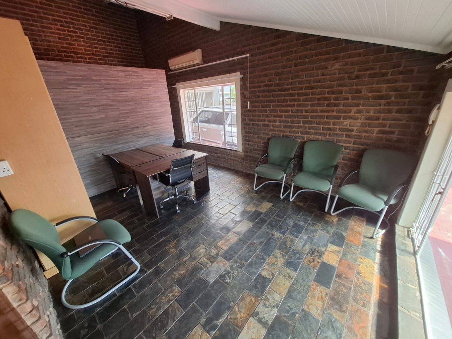 To Let 1 Bedroom Property for Rent in Sinoville Gauteng