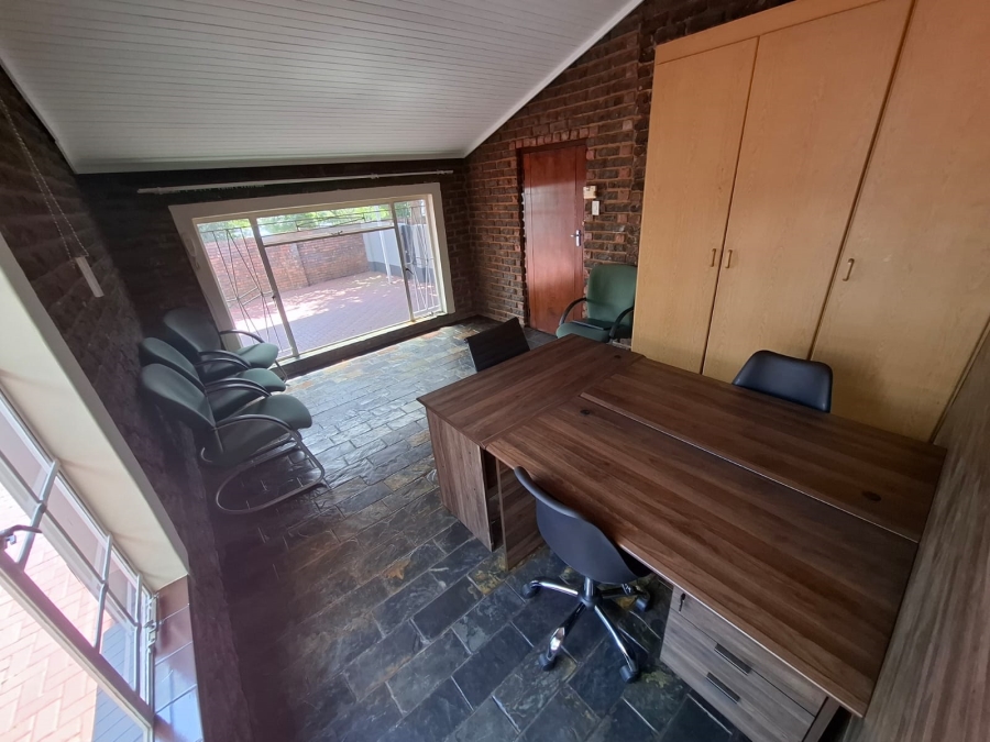 To Let 1 Bedroom Property for Rent in Sinoville Gauteng