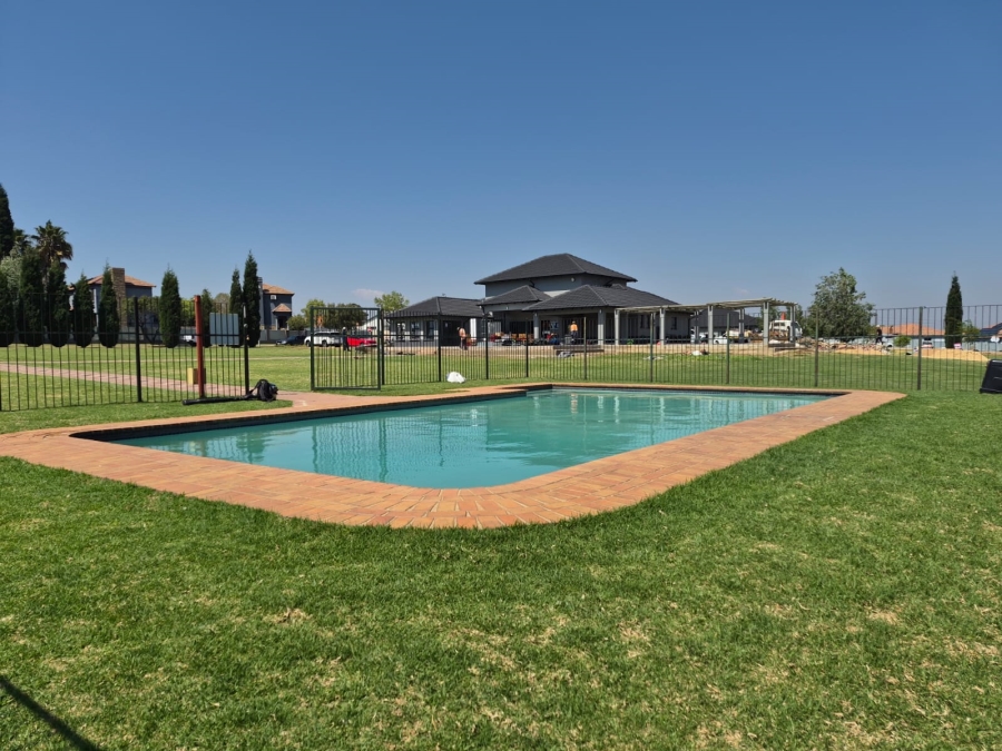 1 Bedroom Property for Sale in Parkrand Gauteng