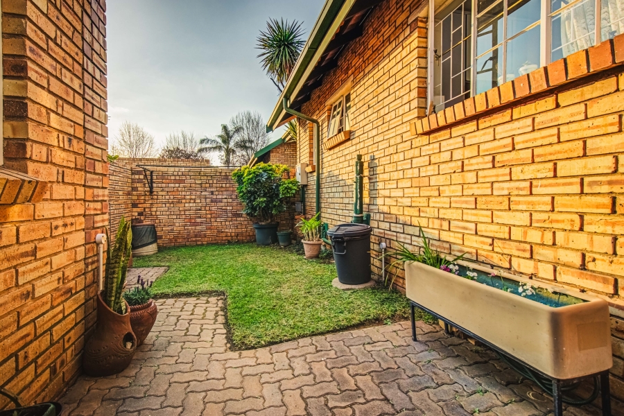 3 Bedroom Property for Sale in Glen Marais Gauteng