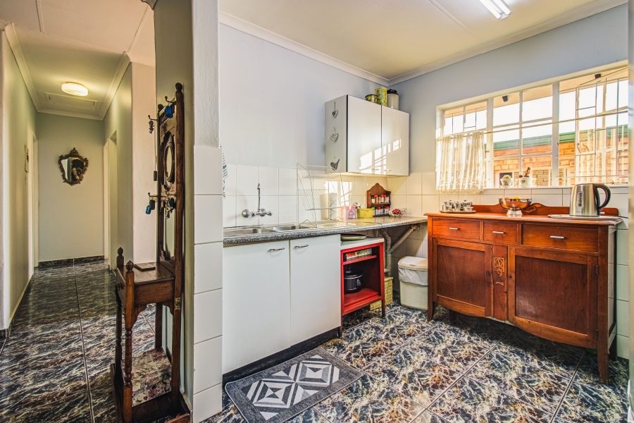 3 Bedroom Property for Sale in Glen Marais Gauteng