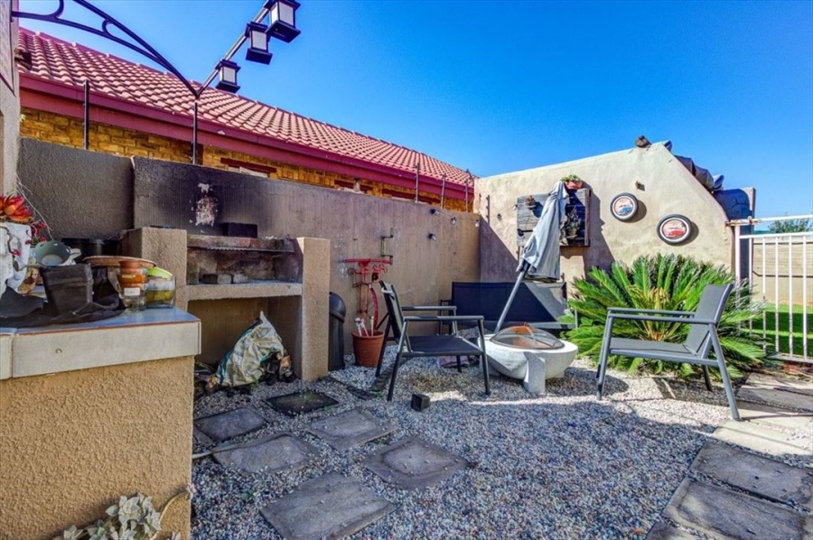 2 Bedroom Property for Sale in Norkem Park Gauteng