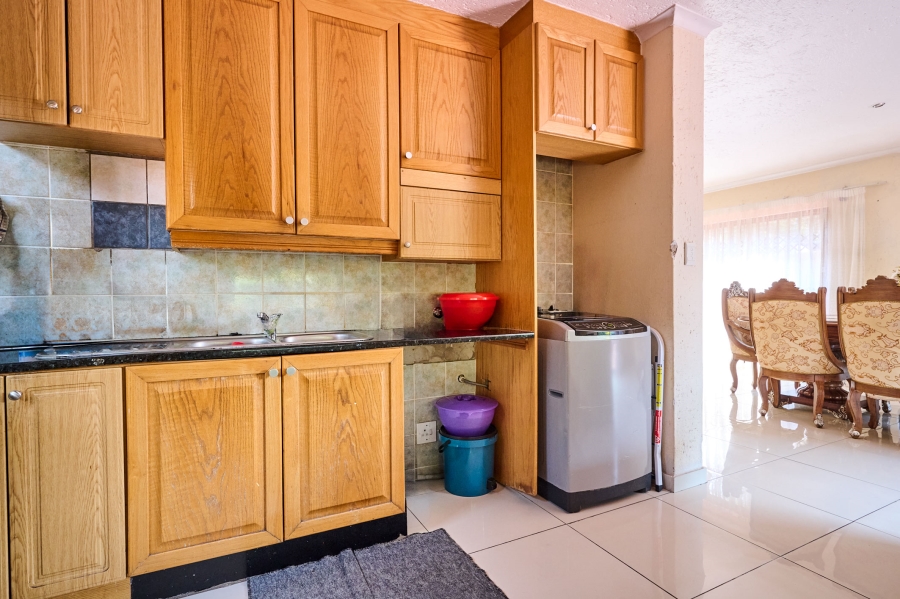 4 Bedroom Property for Sale in Halfway Gardens Gauteng