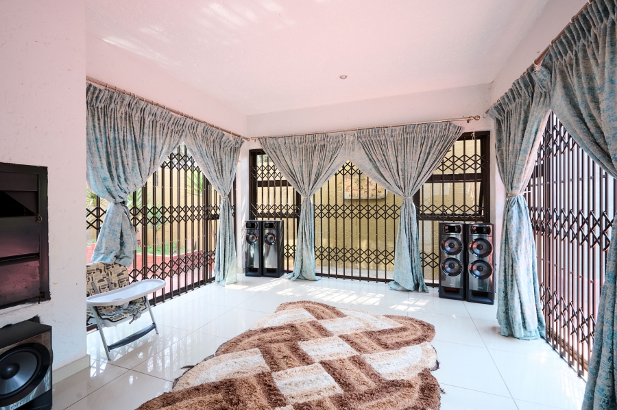 4 Bedroom Property for Sale in Halfway Gardens Gauteng