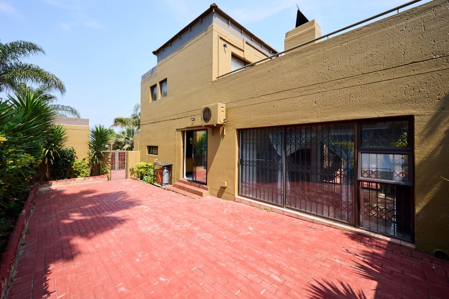 4 Bedroom Property for Sale in Halfway Gardens Gauteng