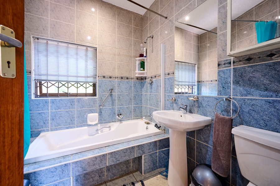 4 Bedroom Property for Sale in Halfway Gardens Gauteng