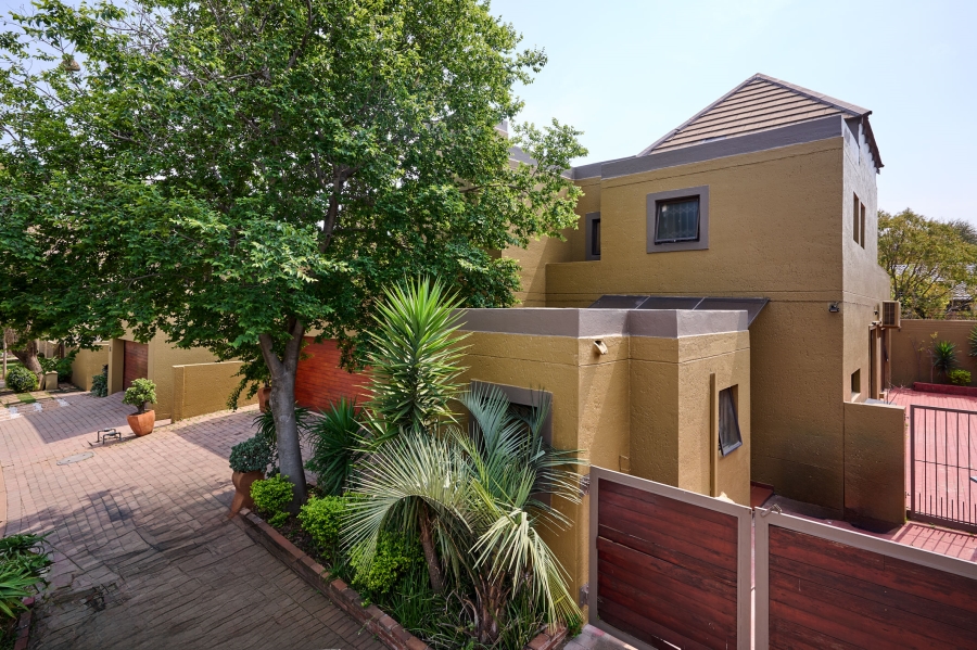4 Bedroom Property for Sale in Halfway Gardens Gauteng