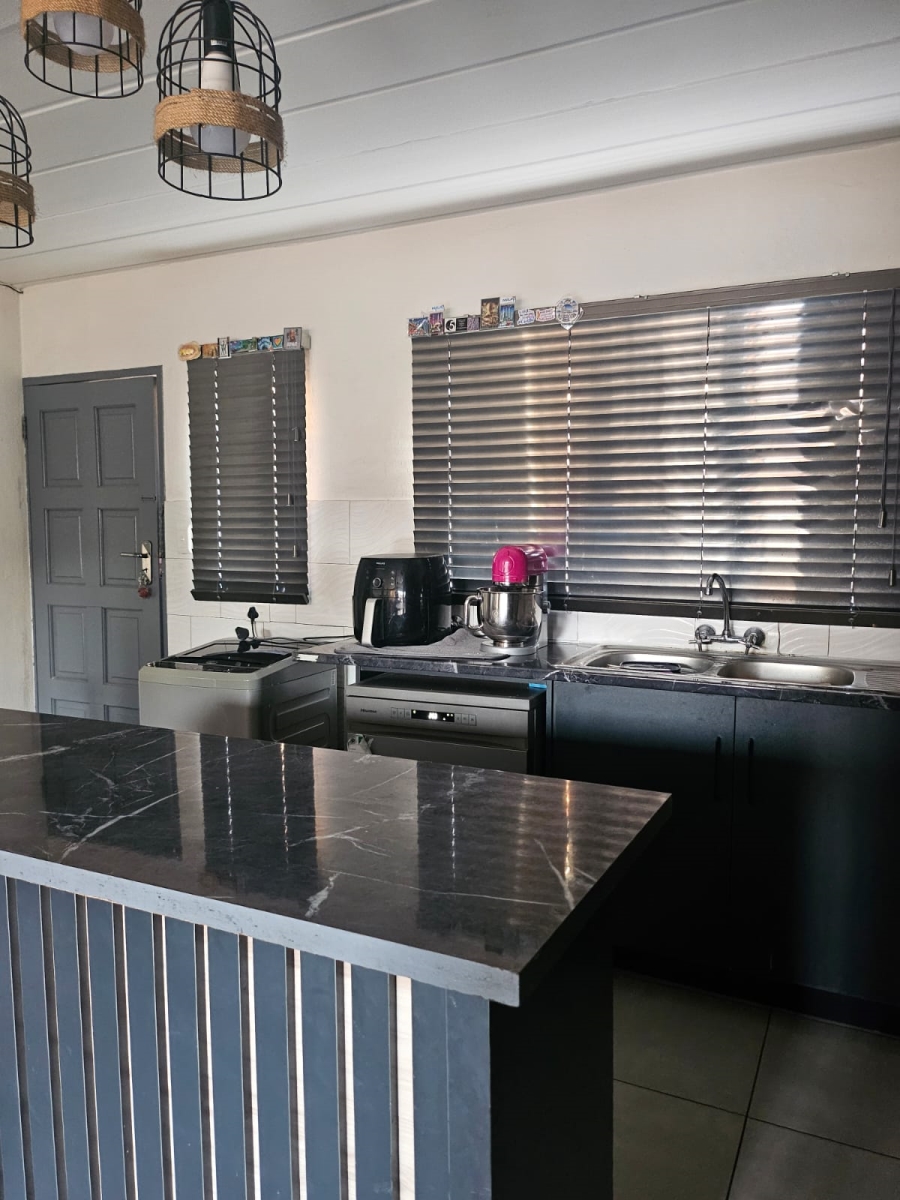 2 Bedroom Property for Sale in Erasmia Gauteng