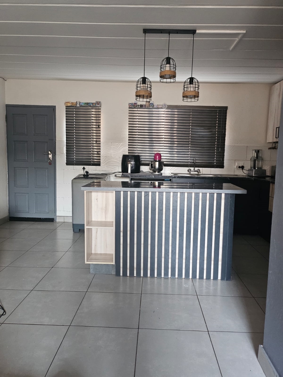 2 Bedroom Property for Sale in Erasmia Gauteng