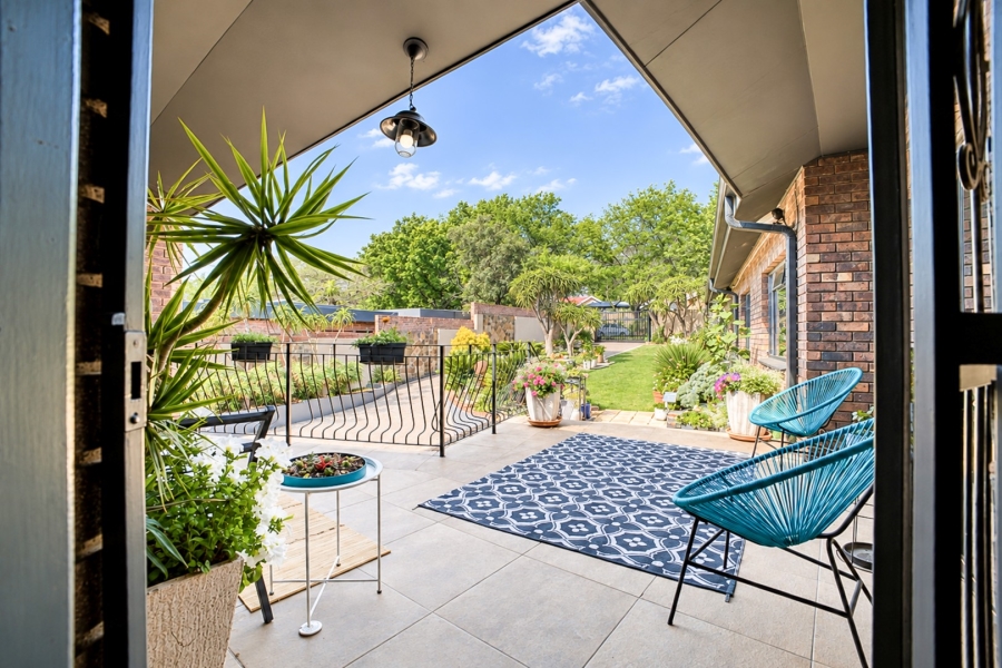 8 Bedroom Property for Sale in Ferndale Gauteng