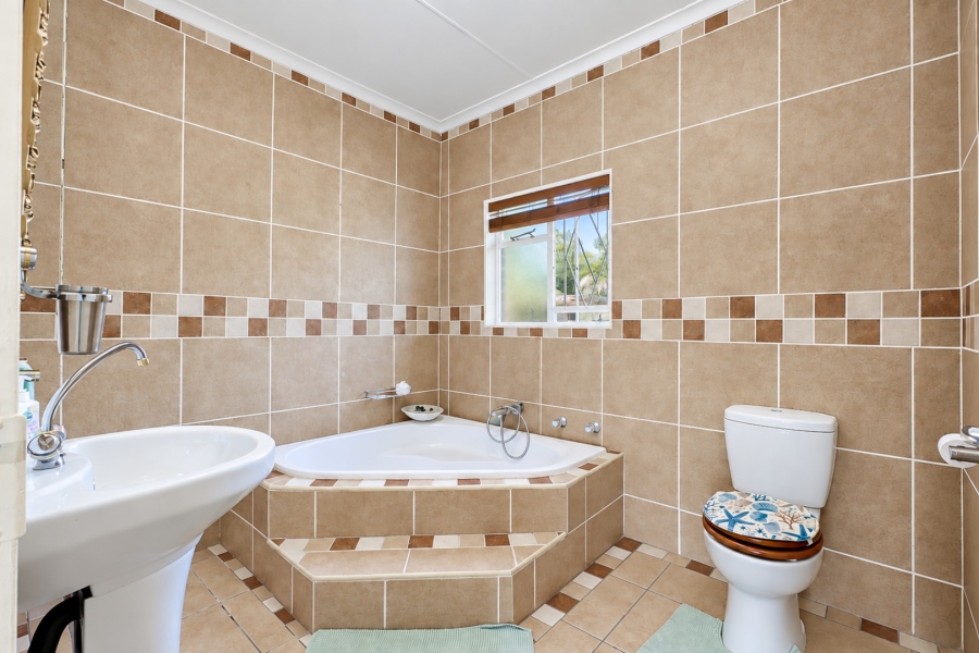8 Bedroom Property for Sale in Ferndale Gauteng